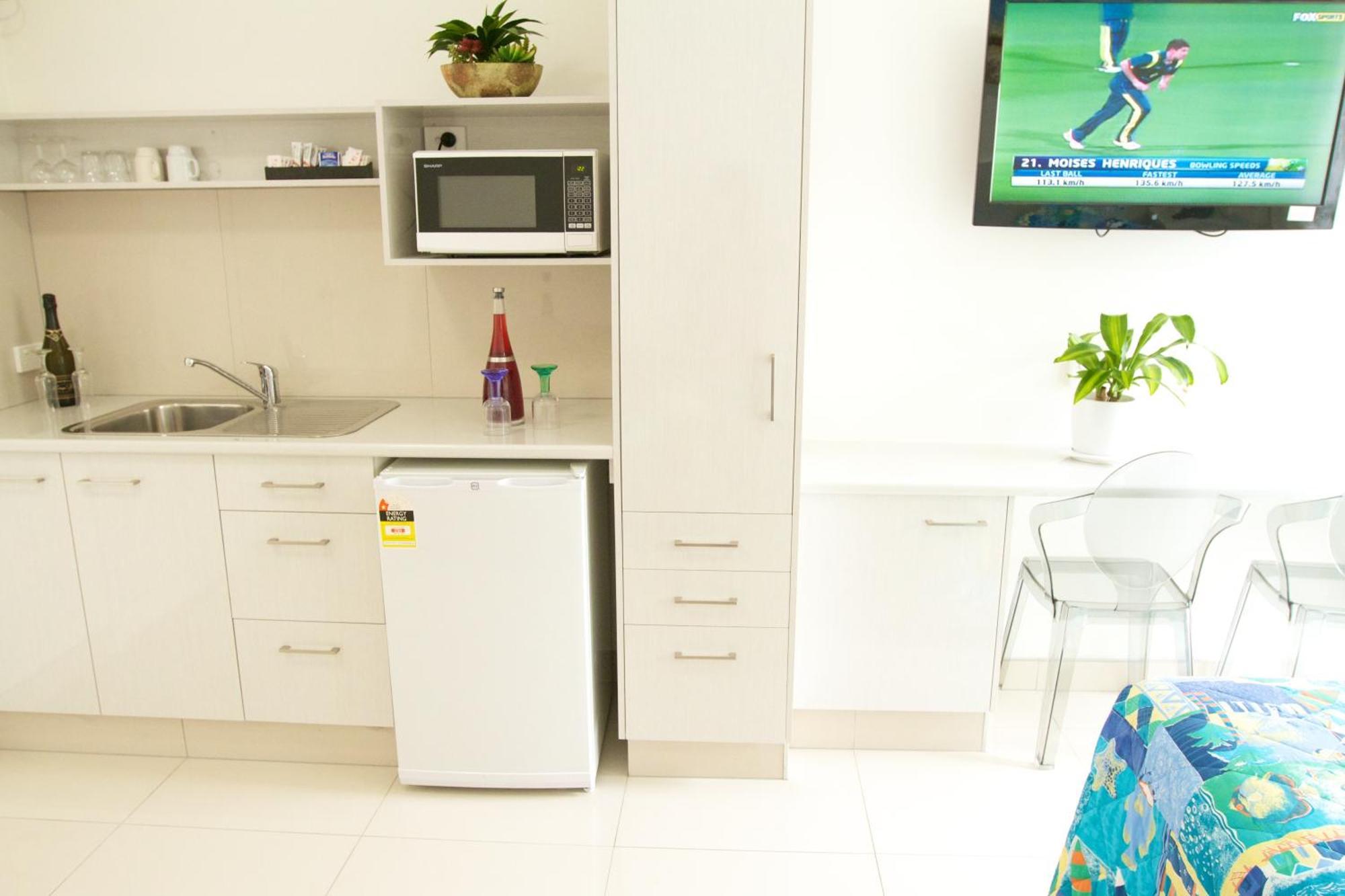 Chambre Lit Queen-Size Accessible aux Personnes à Mobilité Réduite/Malentendantes - Non-Fumeurs