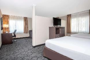 2 Queen Beds Studio Suite Non-Smokin