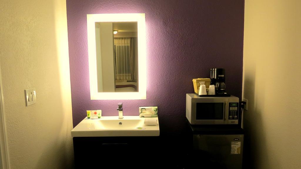 Kamer met 2 Queensize Bedden - Rookvrij