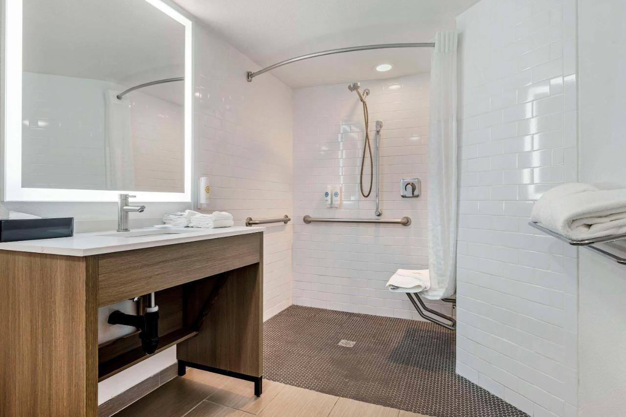 King Room Disability Access - Free Parking Breakfast Included,1498519129:JPEG