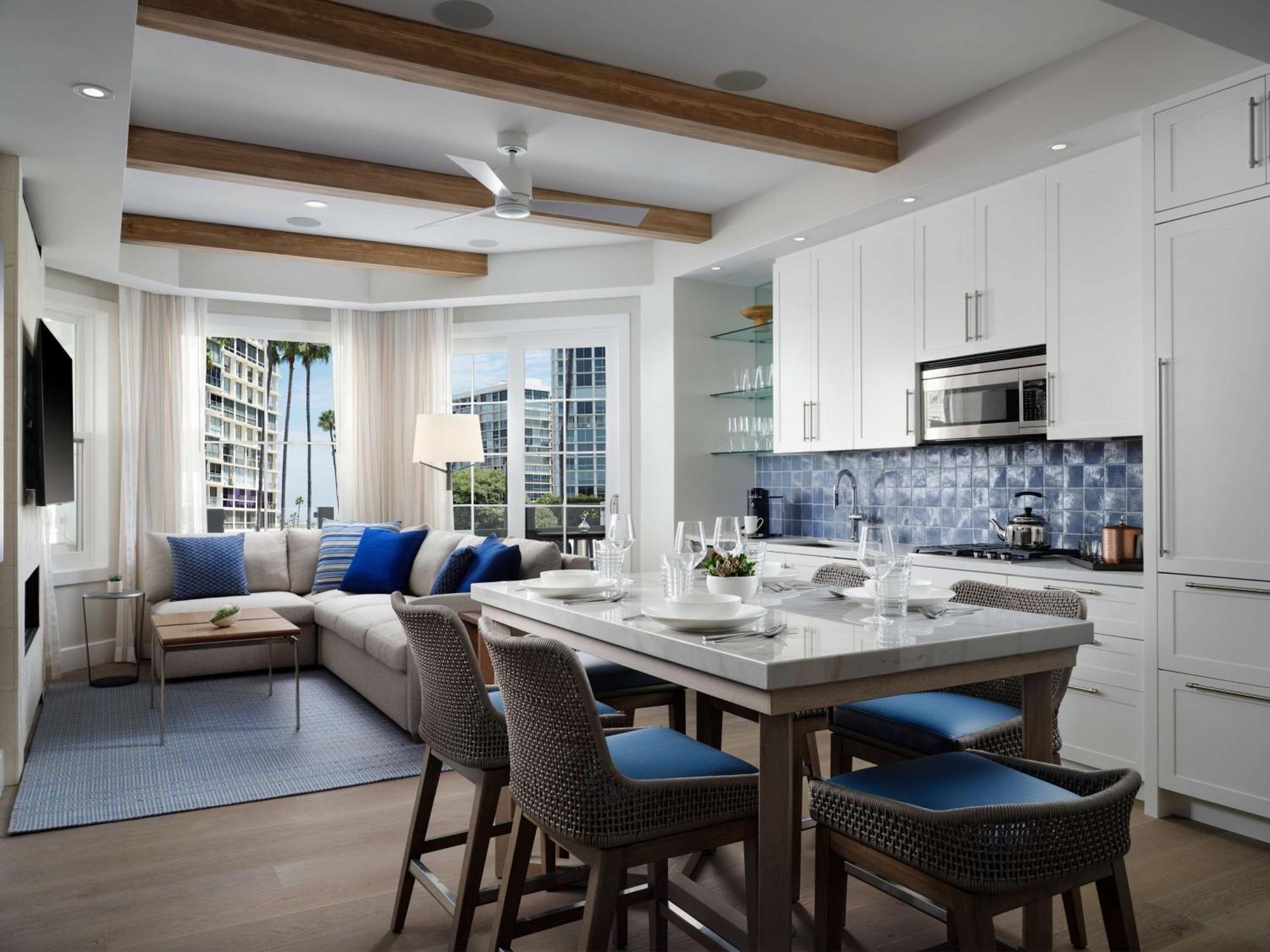 Alojamiento Shore Residence con vistas a la bahía