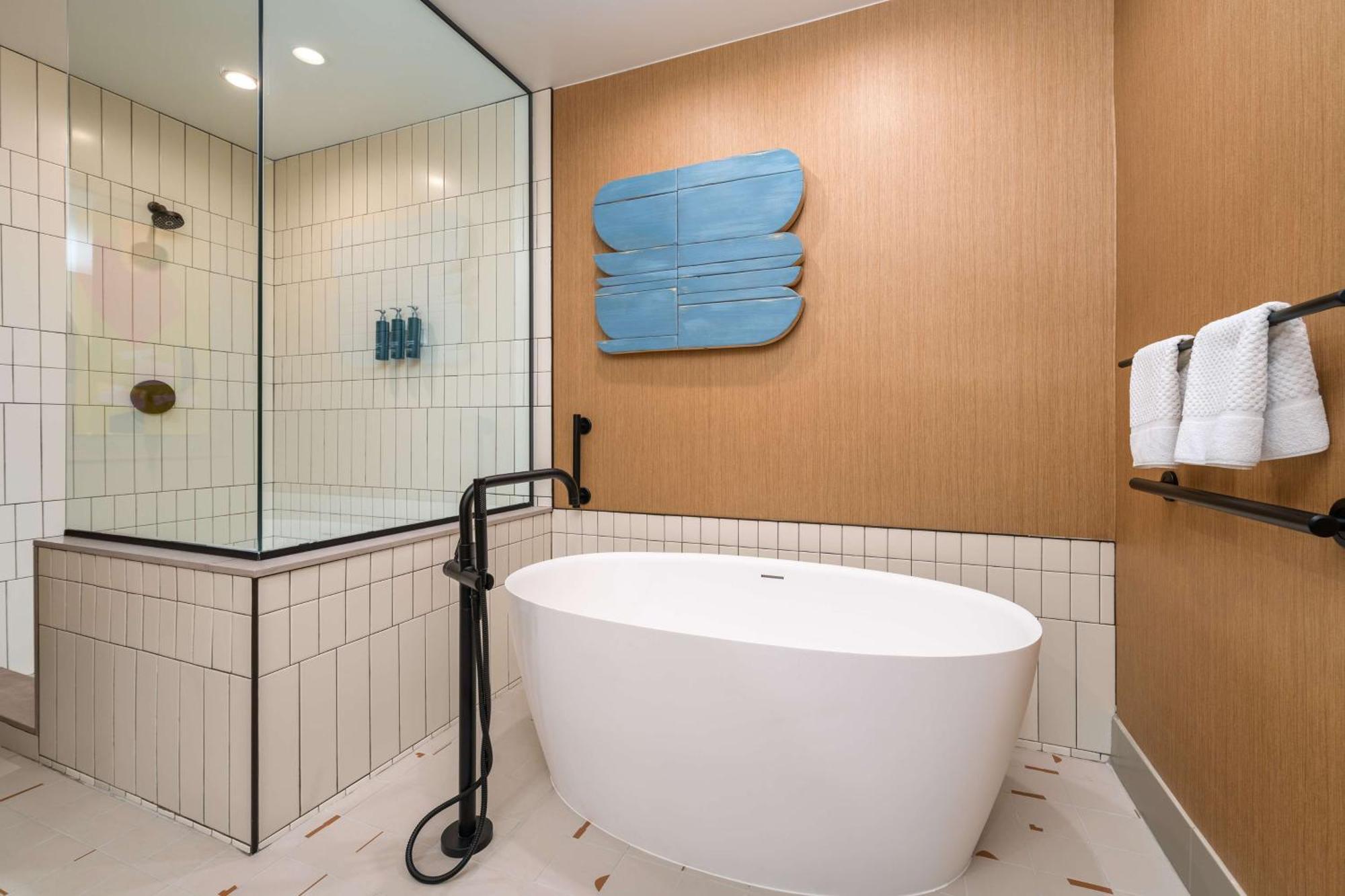 GASLAMP QUARTER LOFT SUITE - 1 KING,1543446415:JPEG