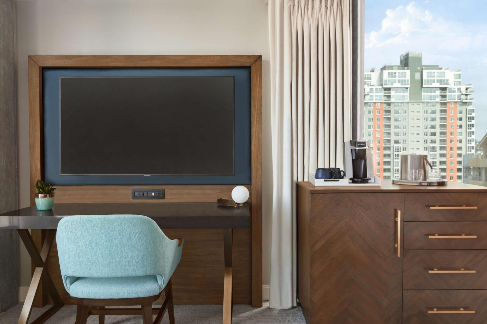 Chambre Lit King-Size - Vue sur ville - Adaptée aux Personnes Malentendantes