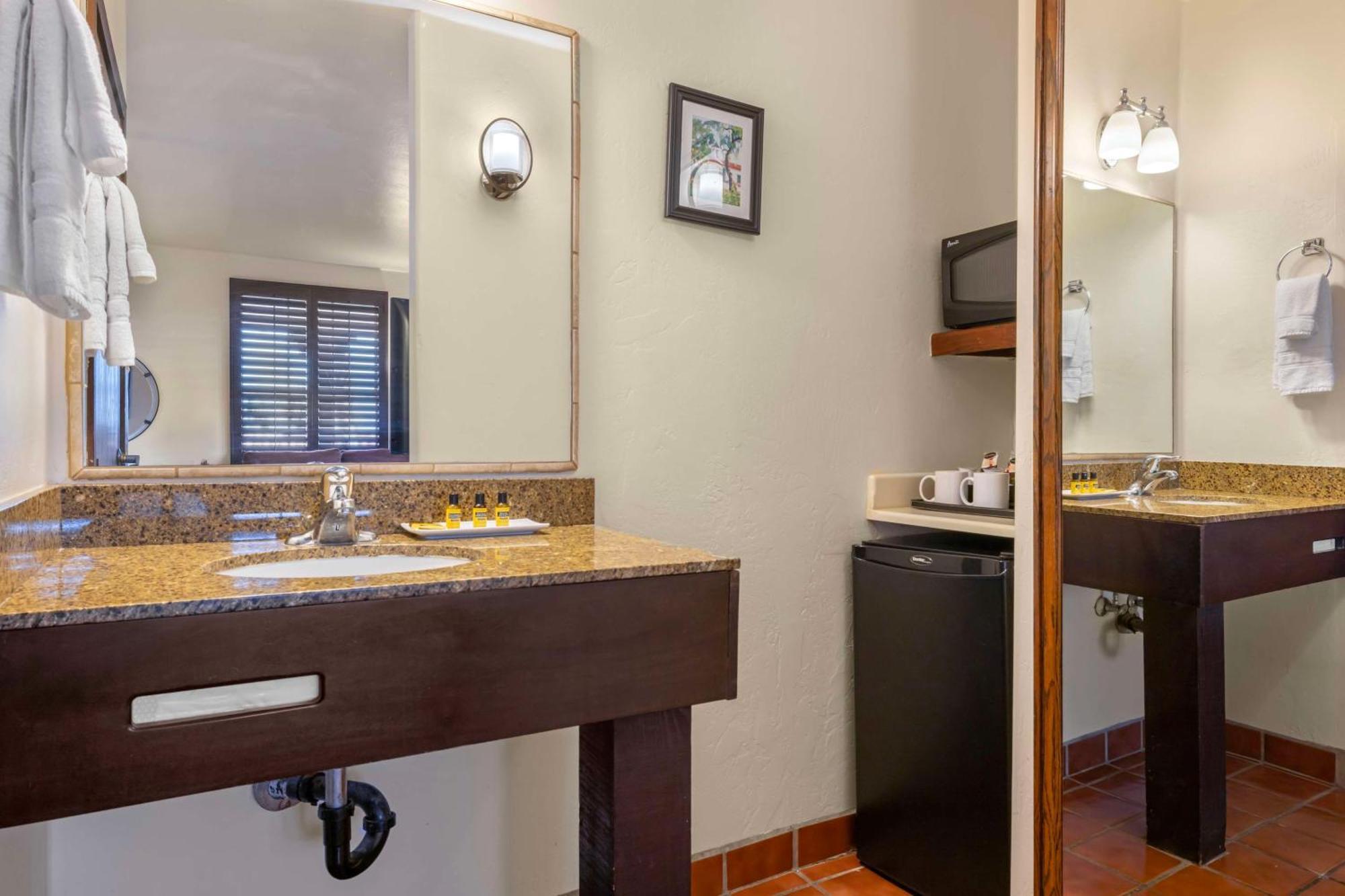 Suite King con 1 Camera da Letto e Divano-Letto