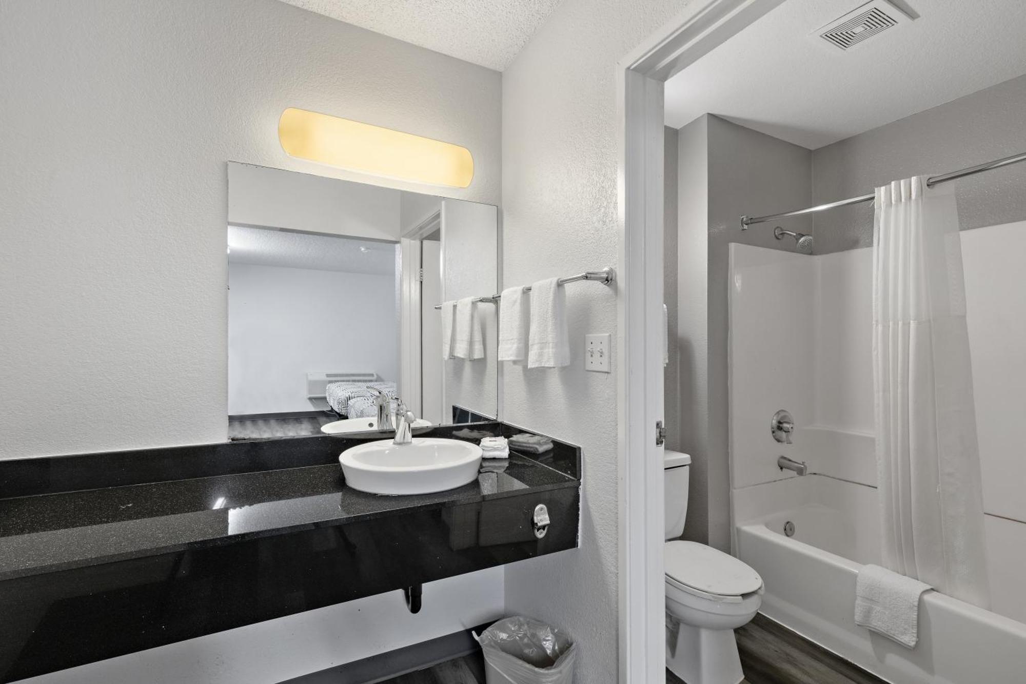 Deluxe Quadruple Room,1656197261:JPEG