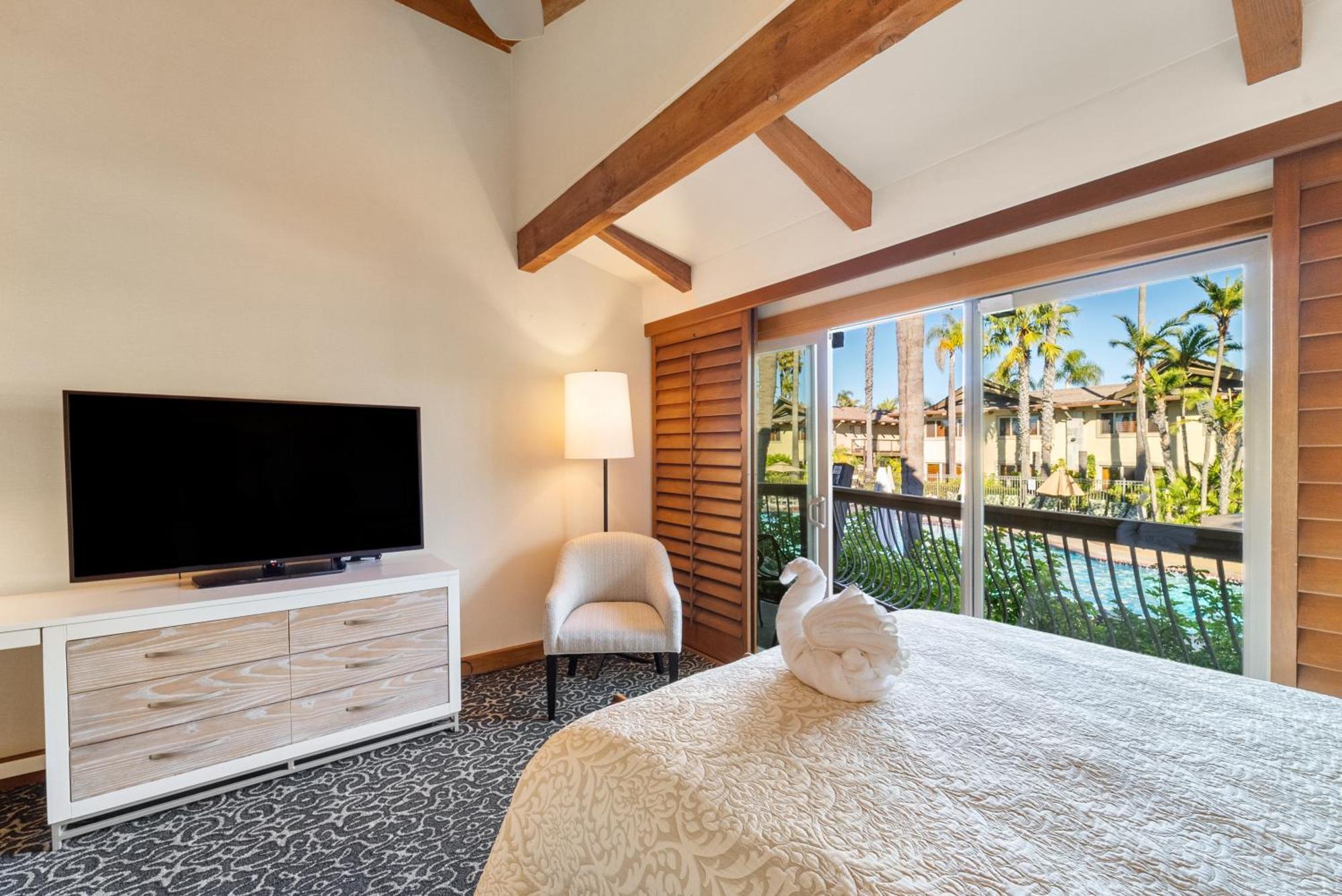 Oversized Garden View Suite,1690937156:JPEG