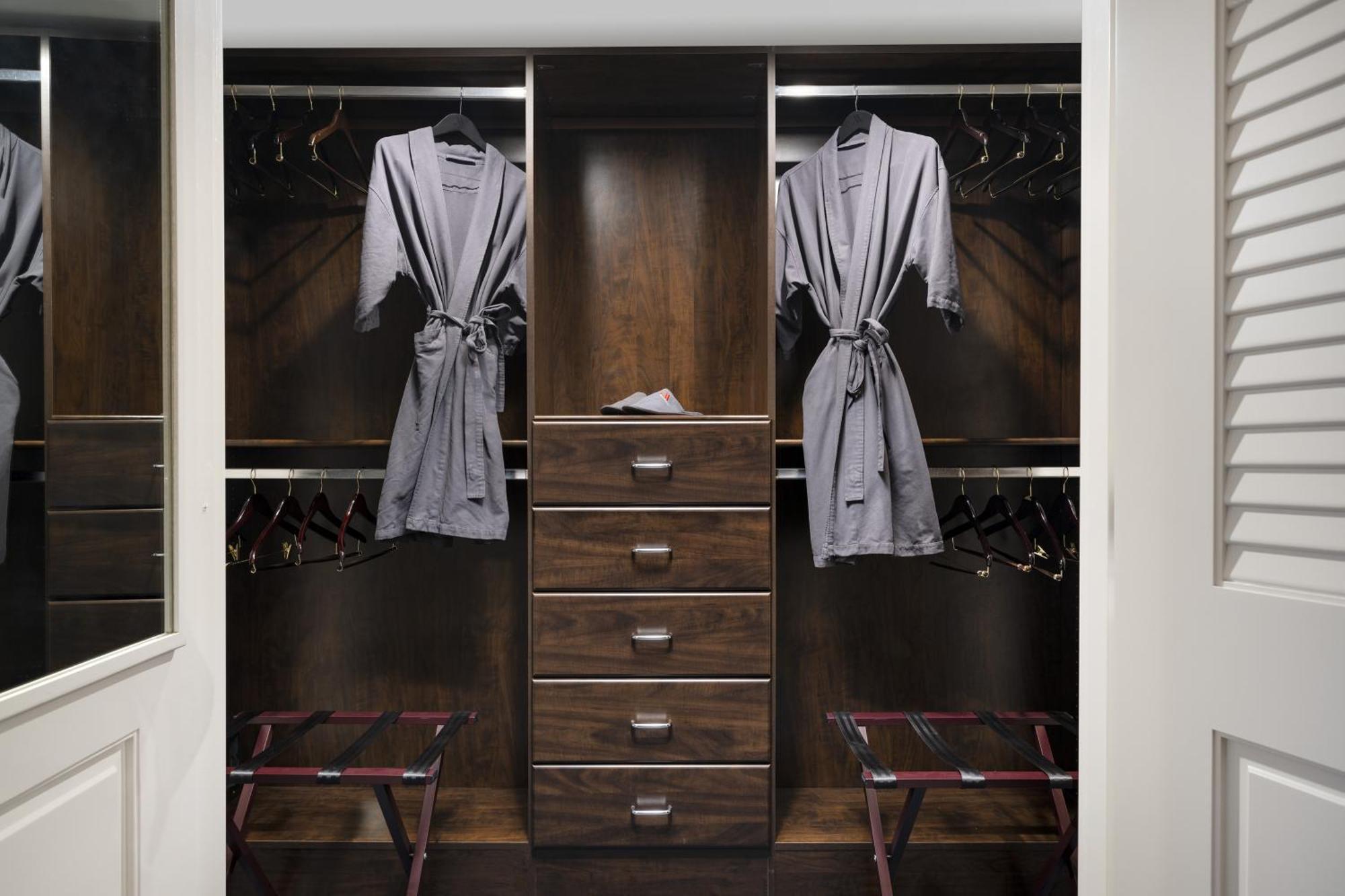 One-Bedroom Bi-Level King Suite