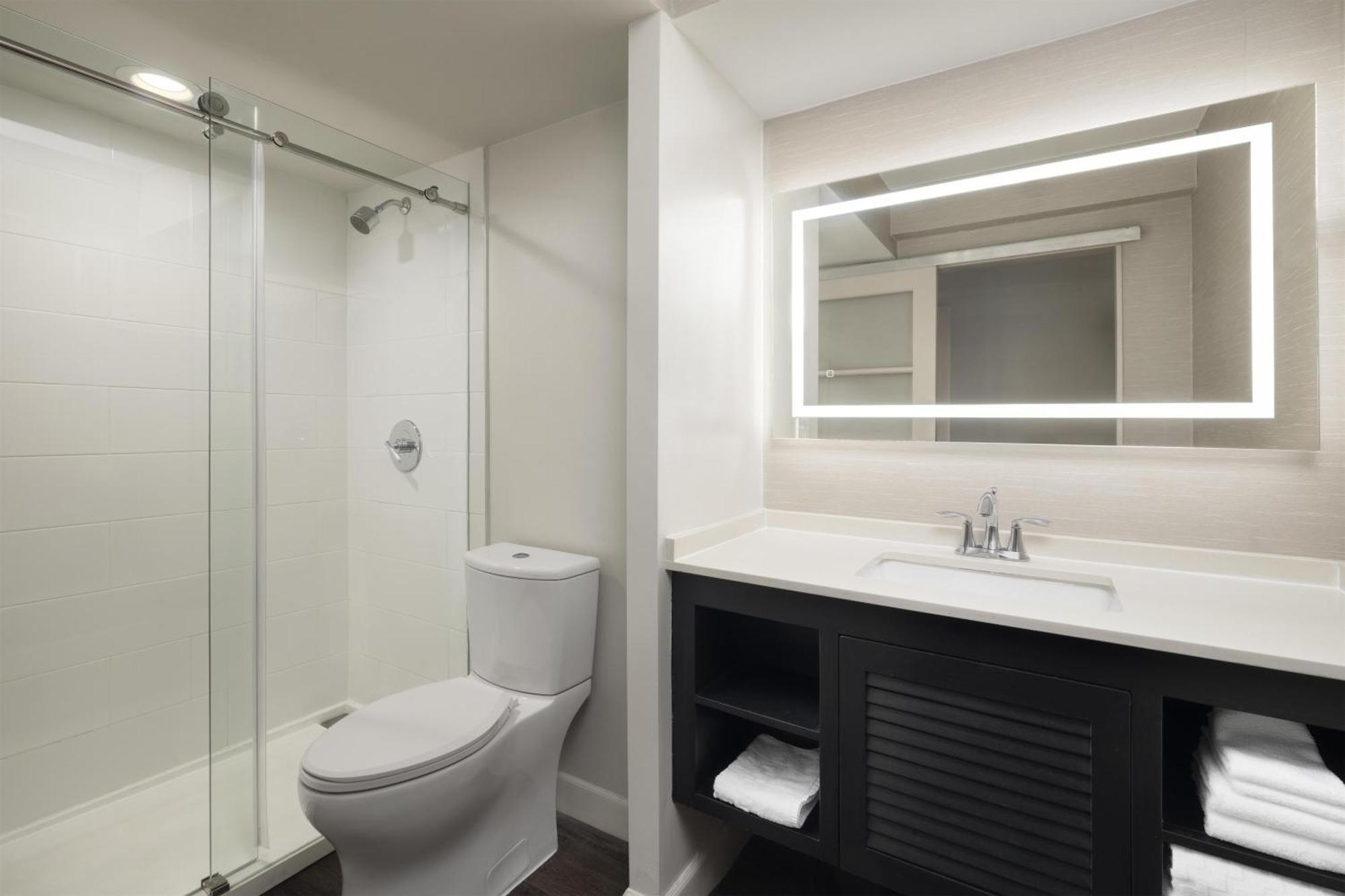 Kamer met 2 Queensize Bedden - Rookvrij