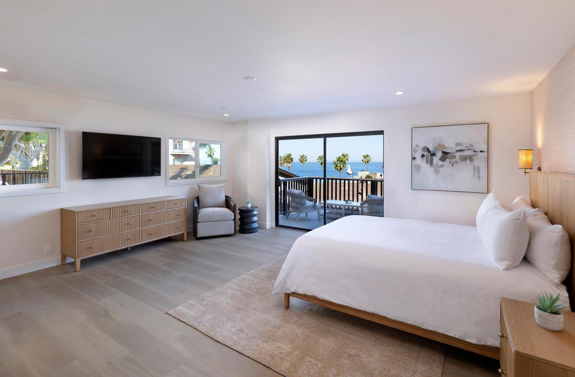 All New Terrace Ocean View King Stair Access Only,1765862792:JPEG