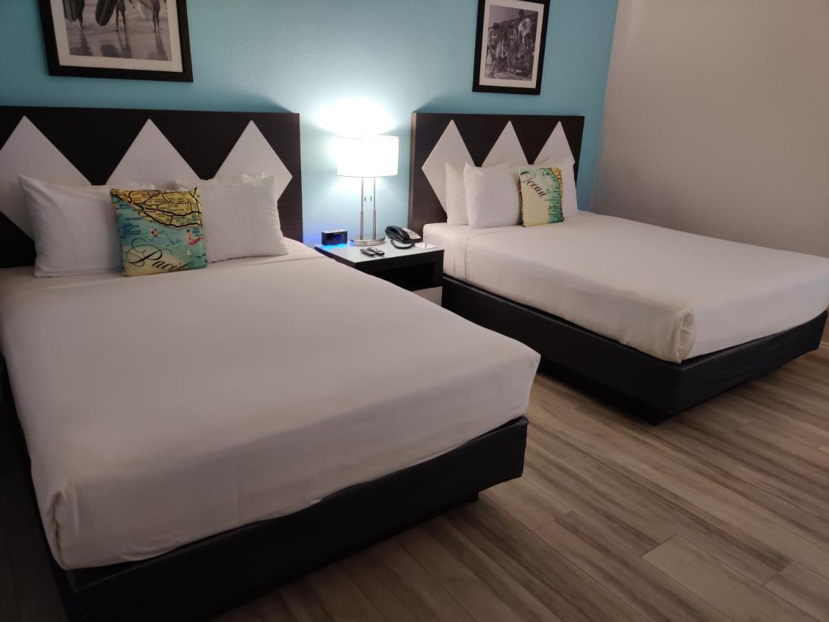 Poolside Deluxe Room Two Beds