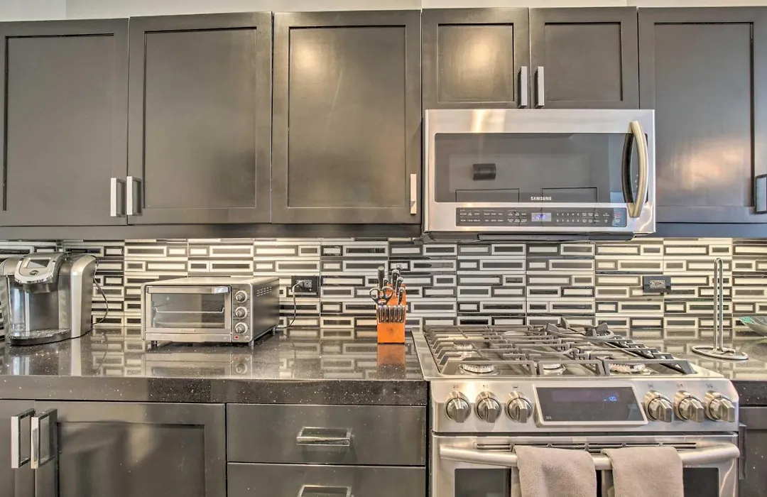 11Th-Floor Condo With Views, Gym Access And More!-1