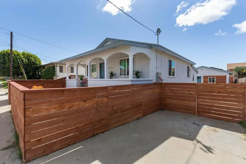 *San Diego Retreat*Renovated*Central Location*-1