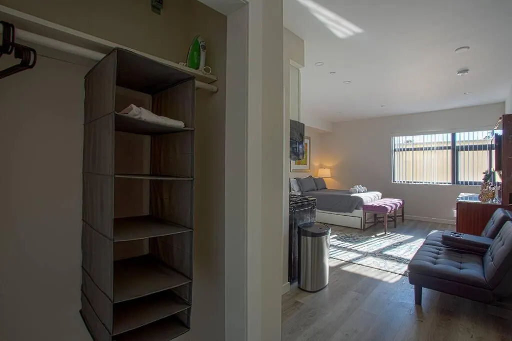 Luxurious Furnished Studio W Full Kitchen In Sd-1