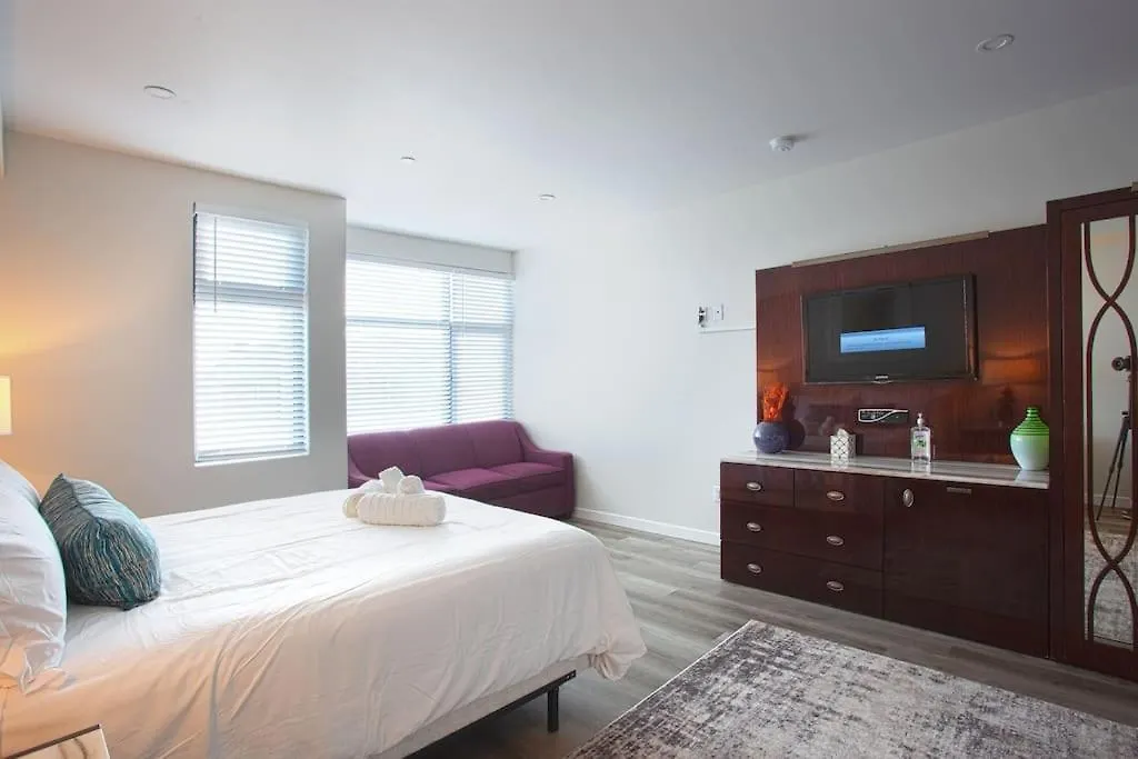 Luxurious Studio In Heart Of San Diego W Cali King-1