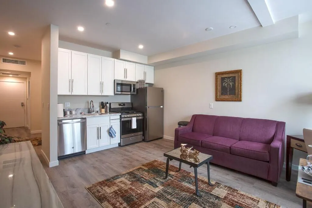 Spacious 1 Bedroom Apartment In Heart Of San Diego-1