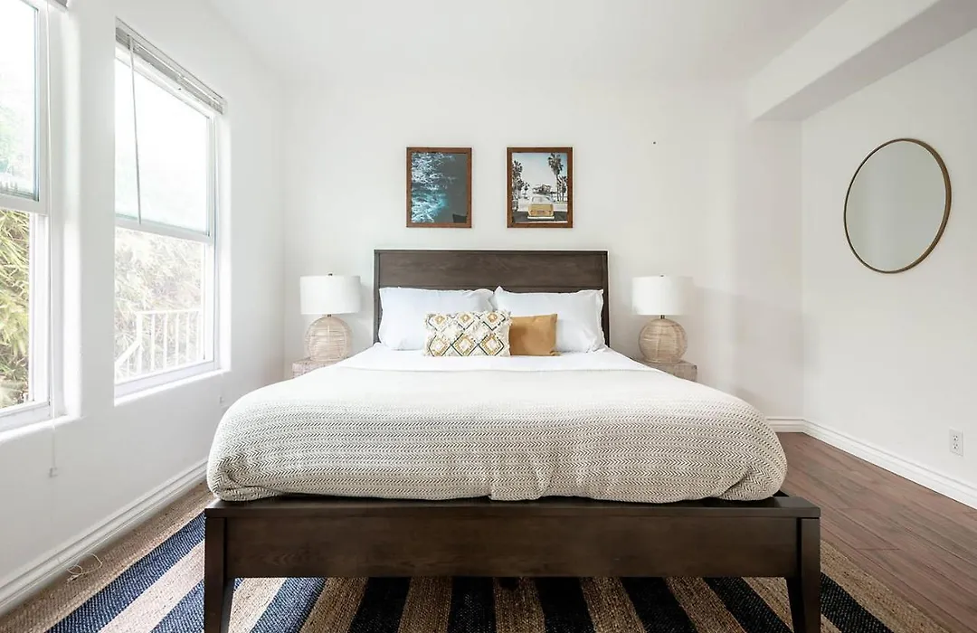 10 Min From Belmont Park - Sleeps 28 By Avantstay-1