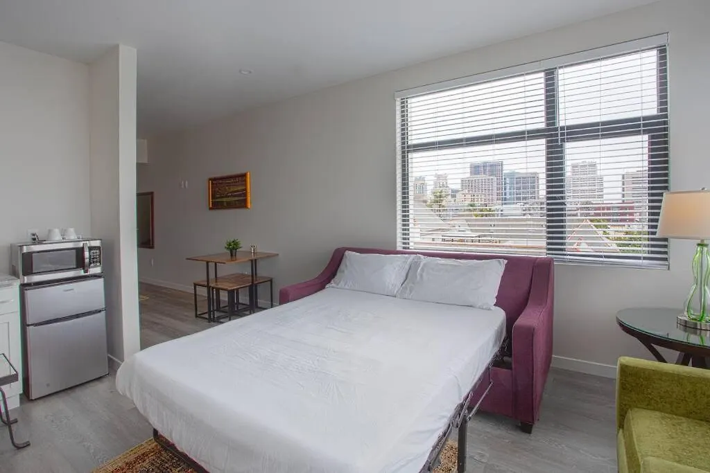 Cali King Size One Bedroom Luxurious Suite In Dtsd-1