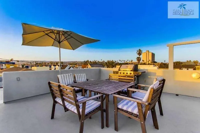 200-Surf Stars Penthouse-1