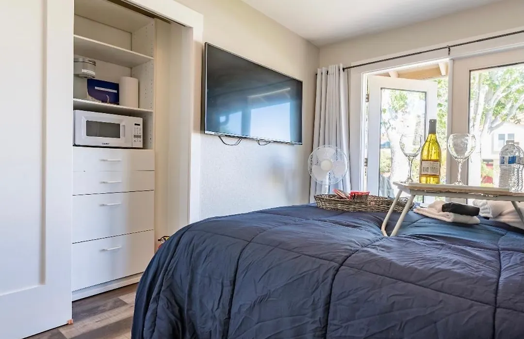 Serene Del Mar Beach Private Entrance 1 Bd 1 Ba Suite-1