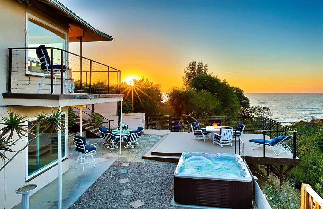 Endless Vistas On The Cove-1