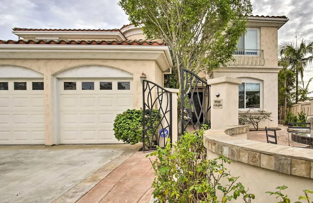 'Torrey Spa Suite' Modern San Diego Studio!-1