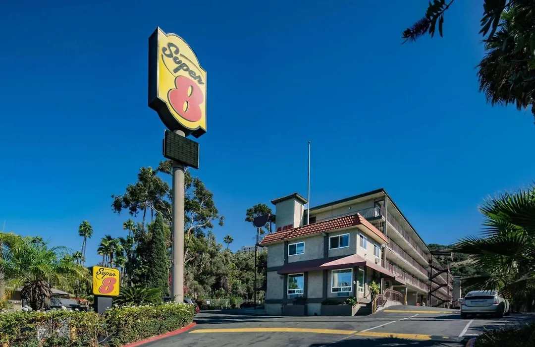 Super 8 By Wyndham San Diego Hotel Circle-1