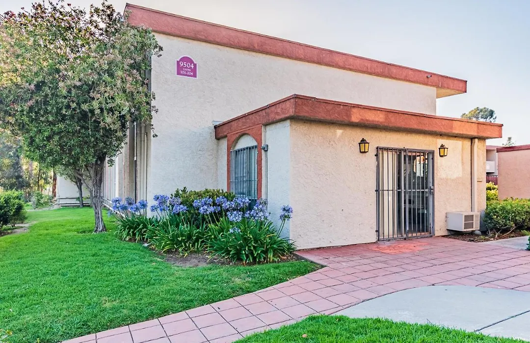 Entire Modern 2-Bedroom Condo With Free Pool & Parking, Available Now!-1