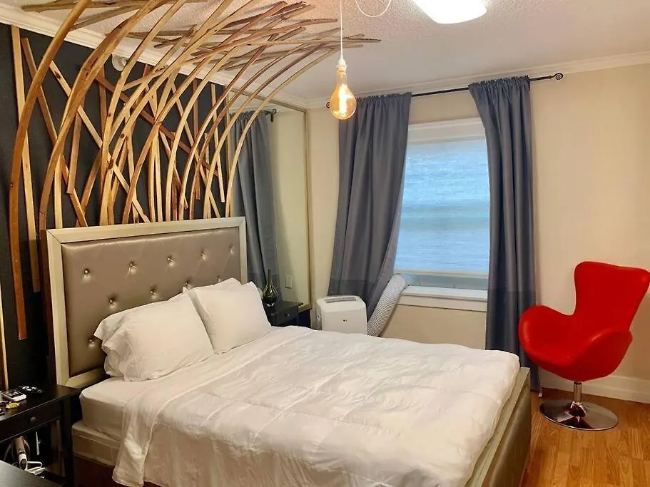 Modern Live-Edge Studio Gaslamp District! Prime Prime Location! Located Near San Diego Downtown!-1