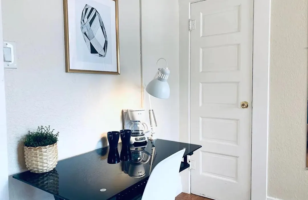 Stylish Studio Gaslamp District Easy Check-In & Fast Wifi Located Near Downtown!-1