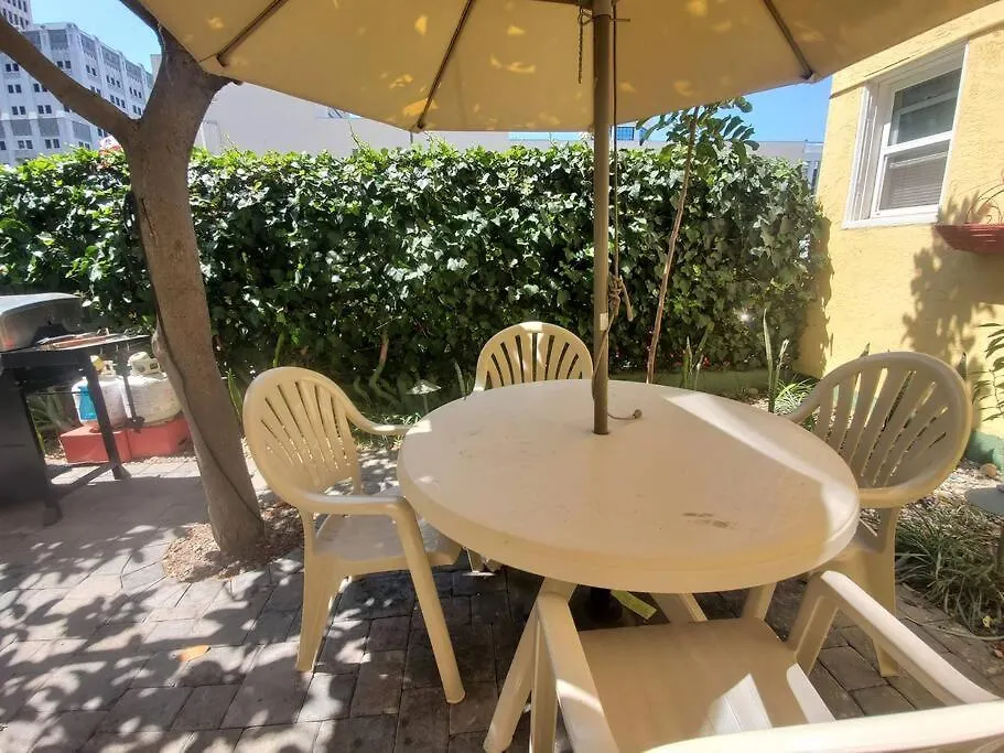 Modern Pink-Themed Studio For Two Wonderful Vibe! Located Near San Diego Downtown!-1
