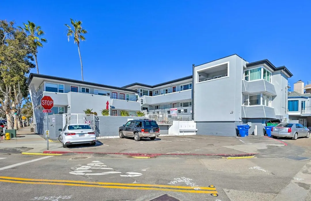 Sunny Mission Beach Condo With Water Views!-1