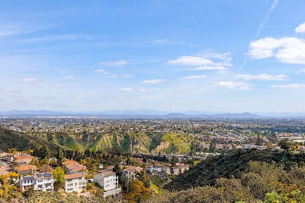 Canyon Views W/ A Large Backyard, Bbq Patio +Pool.-1