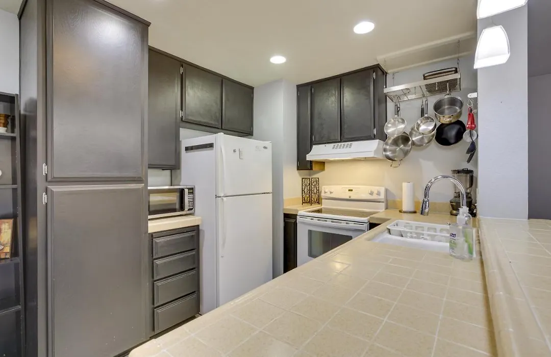 San Diego Condo Rental Resort Pool And Tennis Court-1