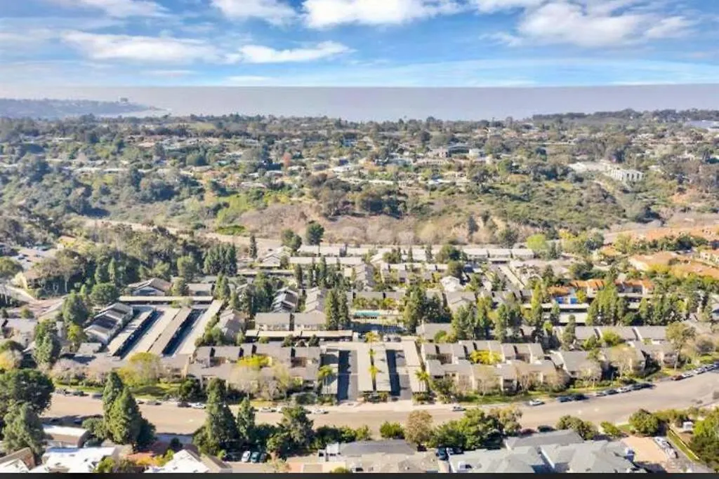 La Jolla Gem Overlooking Turquoise Pool- 1/1 Walkable To Village & Ucsd-1