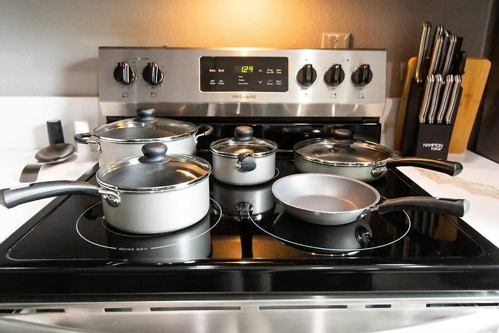 Military-Restaurants-Fast-Wifi-A C-W D-Pets-Park--1