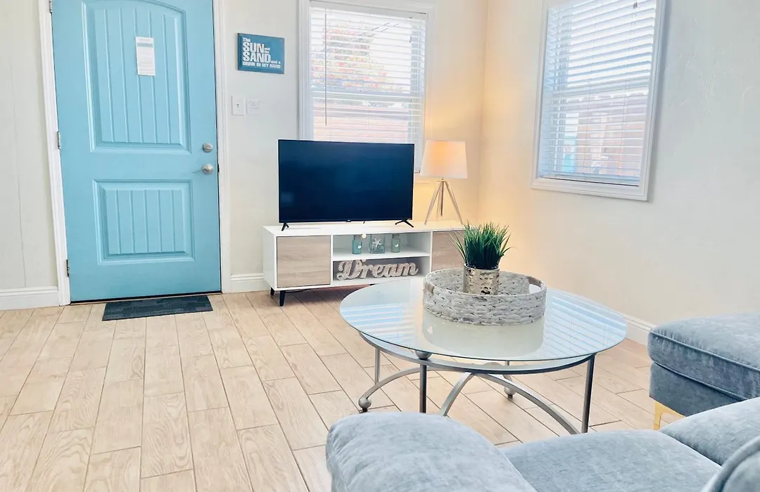 Cozy Beach Cottage-1