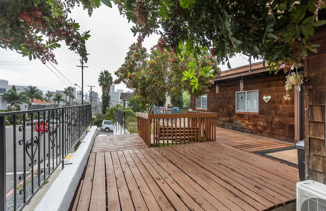 Cozy Studio In Downtown San Diego-1