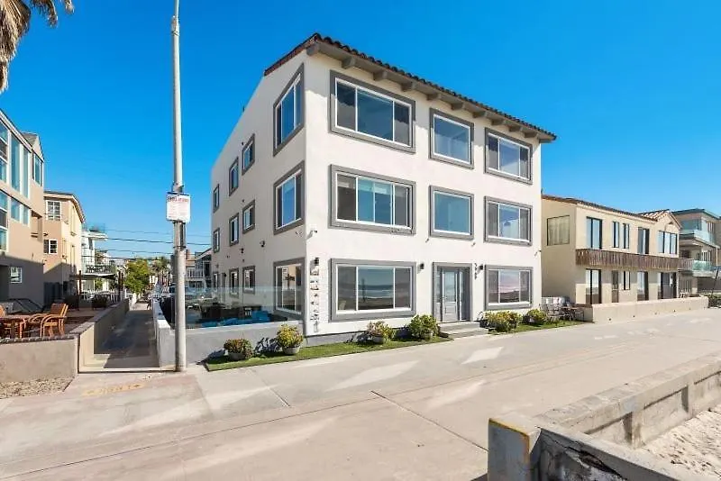 107-Oceanfront Lux 17-1