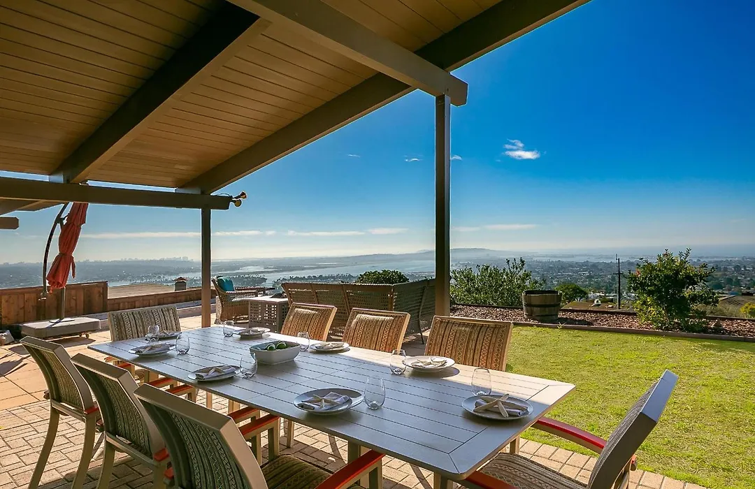Pacifica View-1