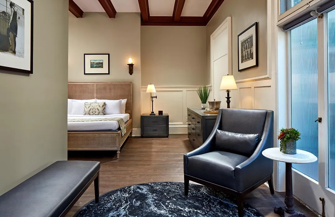 Glorietta Bay Inn-1