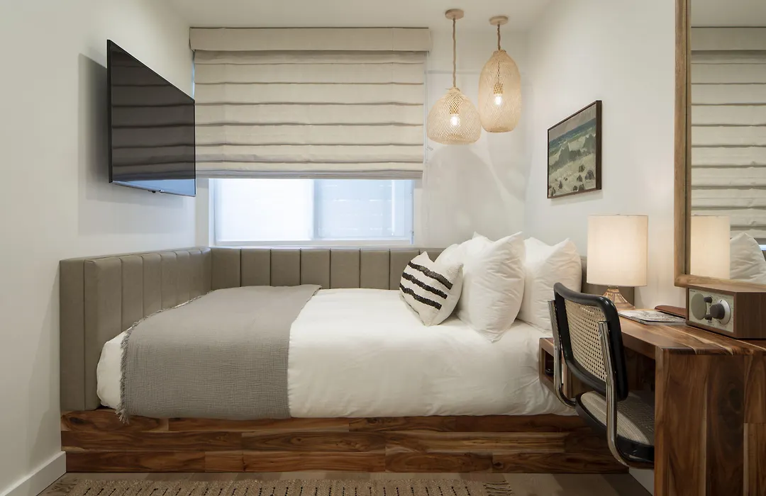 The Pearl Hotel-1
