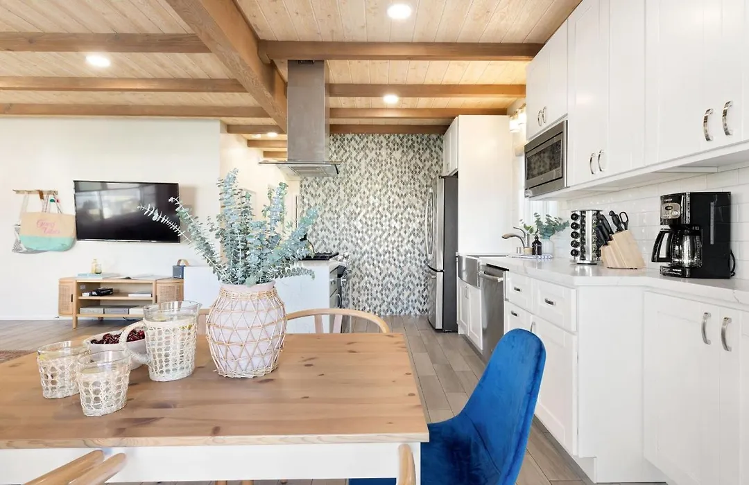 Mission Point 2 By Avantstay Mission Beach Home W Large Balcony Steps To Beach-1