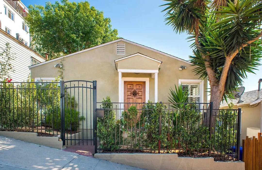 Charming 3Br/2Ba Craftsman Home By Domio-1