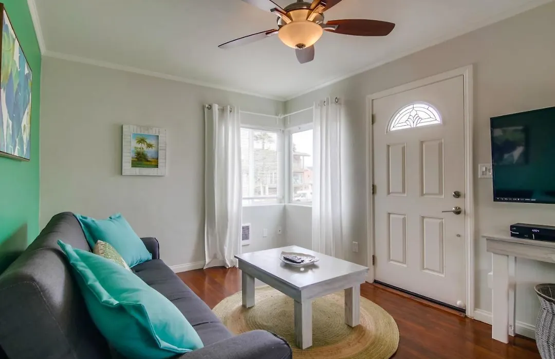 Manhattan Shores 1B Home-1