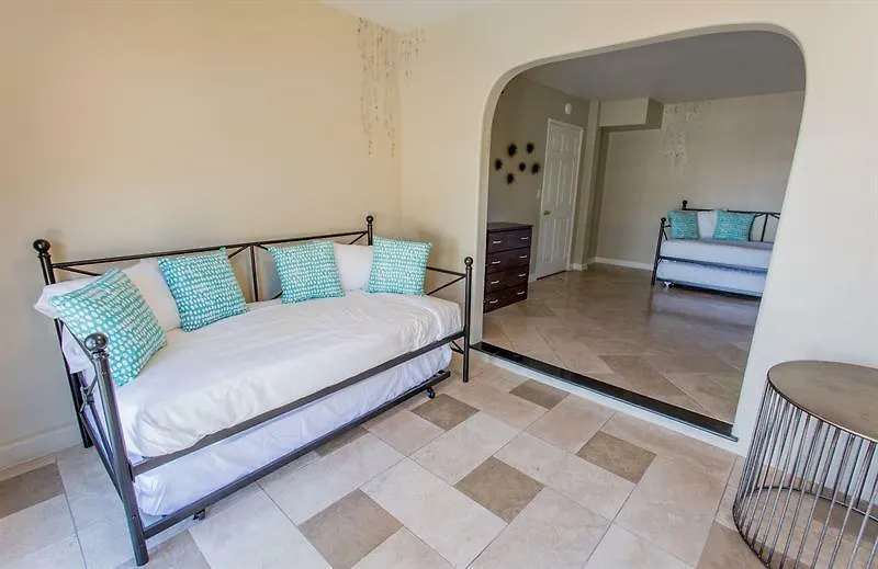 Posh 3Br In Bay Park By Sonder-1