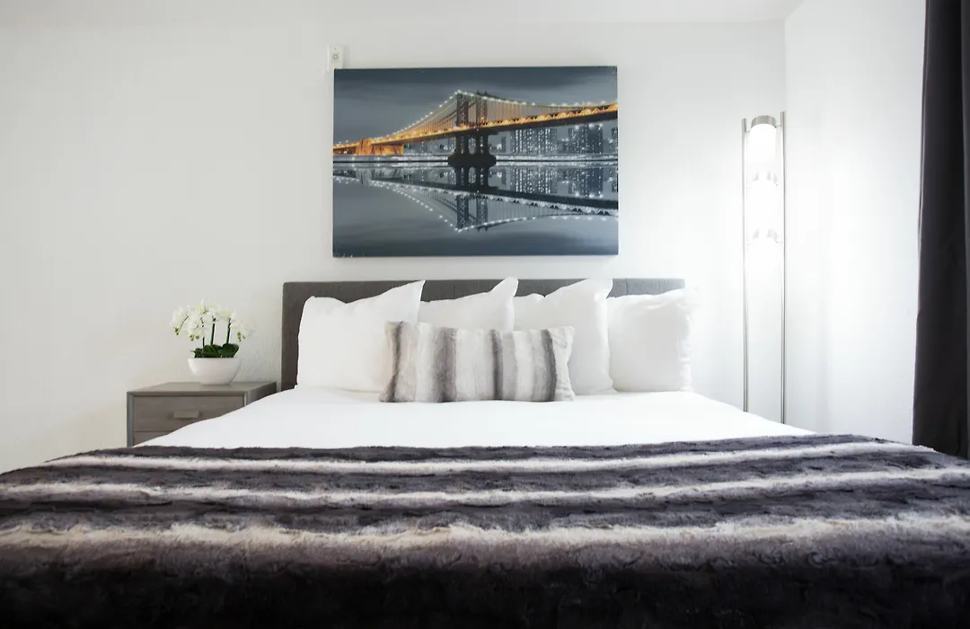 Bi Level 1Br In Little Italy By Sonder-1