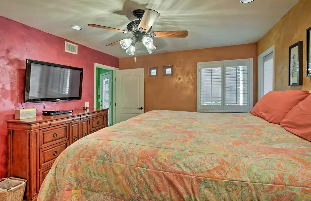 Vibrant Pacific Beach Townhome - Walkable To Bay!-1