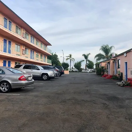 La Petite Rouge Motel-2