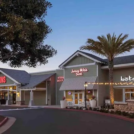 Serene Del Mar Beach Private Entrance 1 Bd 1 Ba Suite-3