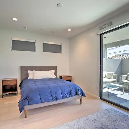 Chic San Diego Abode Rooftop Balcony + Bay Views!-3